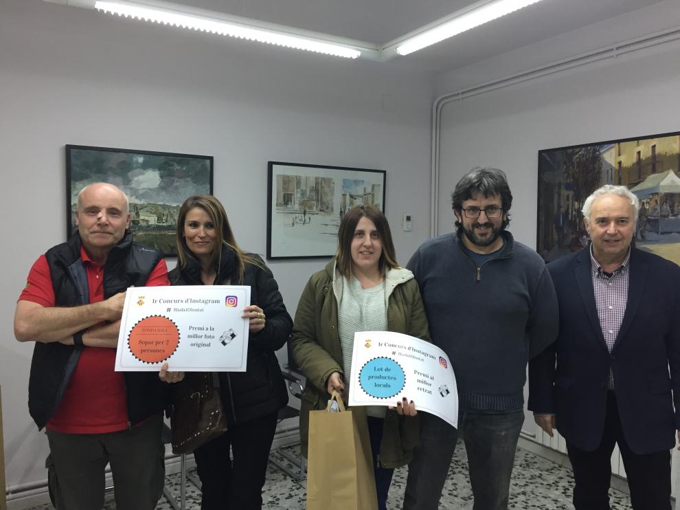 Entrega dels premis als guanyadors del 1r Concurs d'Instagram #NadalOlost16