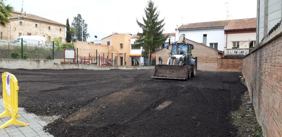 Arranjament del ferm del pàrking situat a l'inici del Pg. Dr. Lleopart