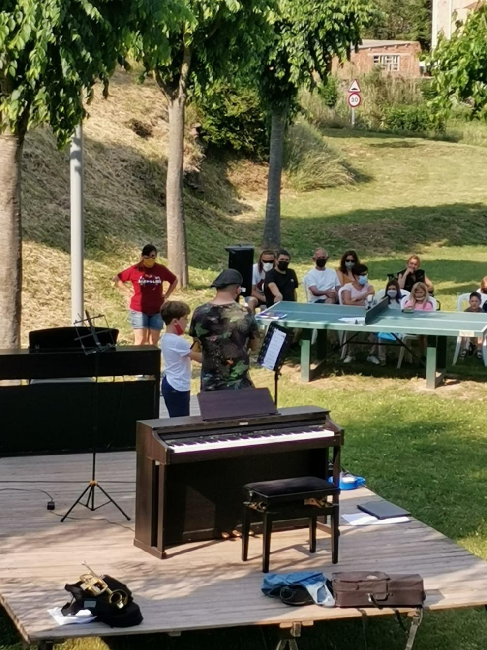 La música de l'audició de l'EMAL omple la Font Gran