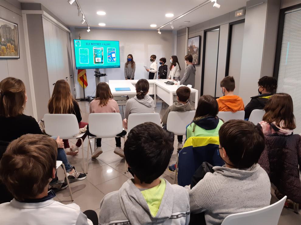 El Cicle Superior de l'Escola Terra Nostra presenta la Cooperativa Cracs