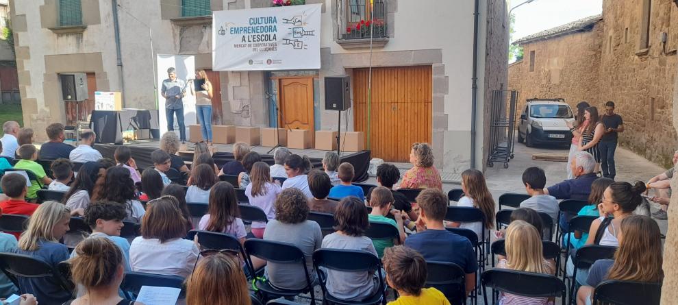 Gran festa de cloenda del CUEME a Perafita