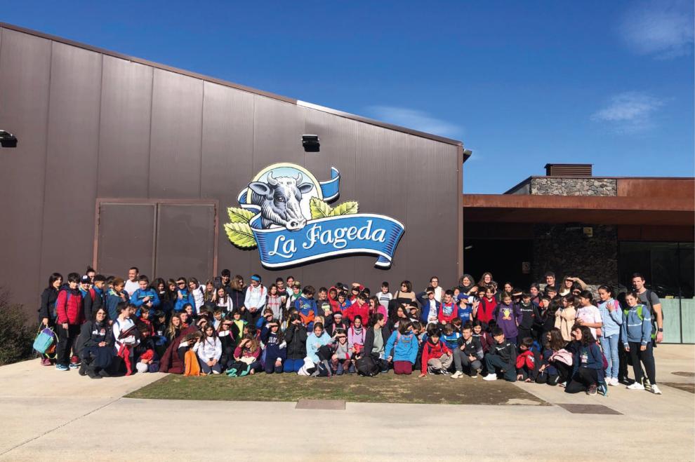 Alumnes de l'Escola Terra Nostra visiten La Fageda en el marc del programa CUEME