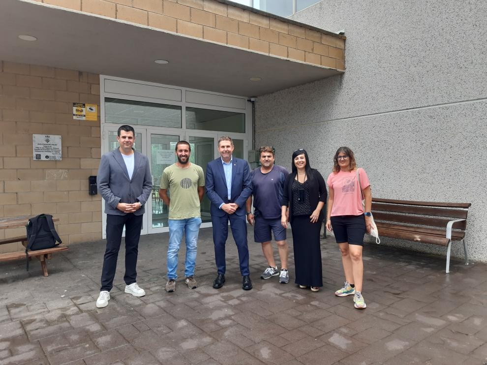 El diputat Jesús Naharro, de l’Àrea d’Esports de la Diputació de Barcelona, ha visitat aquest matí els equipaments esportius d’Olost per conèixer les seves necessitats
